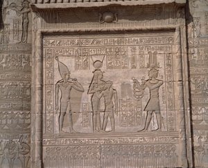 Antiquité égyptienne : vue des bas-reliefs du temple de la déesse Hathor à Denderah - Egyptian Egyptian