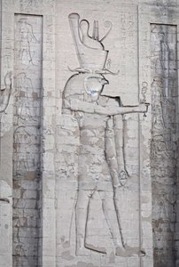 Horus, coiffe de Pschent, temple d