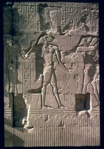 Relief représentant Khnoum, du mur-écran du temple de Khnoum