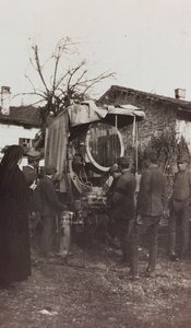 Album de la Première Guerre mondiale en Frioul-Vénétie Julienne : voiture photoélectrique, 01-04/1916 (photo n/b)