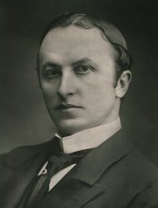 Le très honorable Lord Curzon de Kedleston, années 1890 - Elliott and Fry