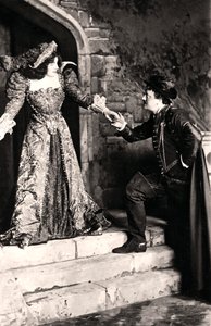 Julia Neilson et Fred Terry dans une scène de Dorothy O The Hall, début du 20e siècle - Ellis and Walery