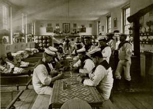Une chambre dans les casernes navales, Whale Island, Portsmouth - English Photographer