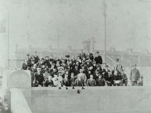 Blackwall Tunnel : foule rassemblée lors de la cérémonie d