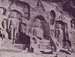 Figures bouddhistes, La Vallée Heureuse, Gwalior - English Photographer