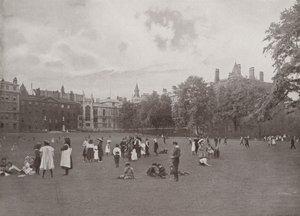 Enfants jouant dans les jardins du Temple - English Photographer