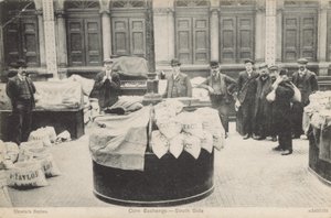 Bourse de Commerce - côté sud - English Photographer