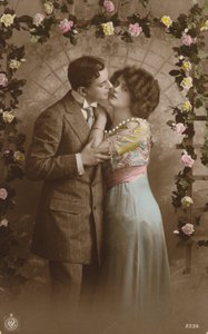 Couple sous une arche de roses - English Photographer