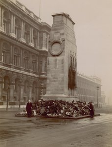 Vue générale du Cénotaphe à Whitehall - English Photographer