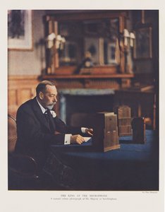 George V diffusant son message de Noël au Commonwealth britannique et à l