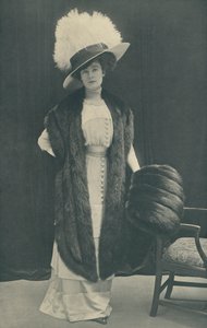 Élégante étole et moufle en mouffette - English Photographer