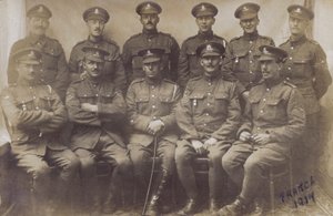 Groupe de soldats anglais, Première Guerre mondiale, France 1917 (photo n/b)