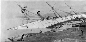 Le sloop H.M. Phoenix échoué par le typhon de Hong Kong, illustration de The Graphic, 27 octobre 1906 - English Photographer