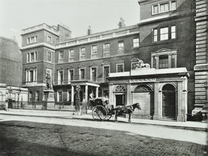 Fiacre devant le bureau de guerre Pall Mall, Collection Willis, 1890 - English Photographer