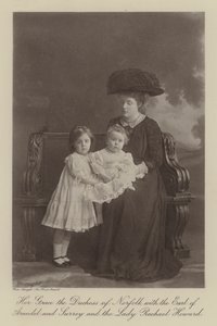 Sa Grâce la duchesse de Norfolk avec le comte d