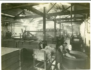 Teinturerie hydraulique, usine de tapis, 1923 - English Photographer