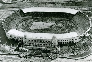 Invasion du stade pour la première finale de la Coupe de Wembley, 1923 - English Photographer