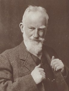 Le dramaturge irlandais George Bernard Shaw, lauréat du prix Nobel de littérature en 1926 (photo n/b)