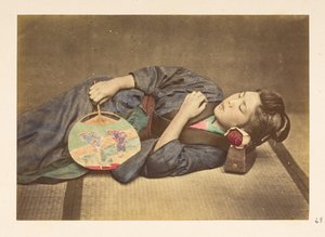Femme japonaise dormant, portrait en studio d