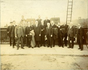 Reconstruction du pont de Kirkstall, inauguré par l