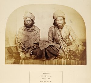 Kumbos, hindous, Googaira, Mooltan, de The People of India, par J. Forbes Watson, publié en 1868 - English Photographer