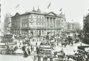 London Pavilion, Piccadilly Circus, Westminster : vue vers l