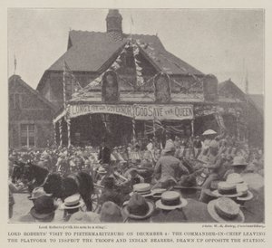 La Visite de Lord Roberts à Pietermaritzburg le 4 décembre, le Commandant en Chef quittant la Plateforme pour inspecter les Troupes et les Porteurs Indiens, alignés en face de la Gare - English Photographer