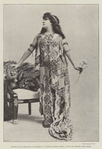 Madame Sarah Bernhardt en Cléopâtre, dans le drame de Victorien Sardou, au New English Opera House