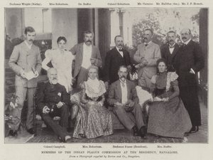 Membres de la Commission indienne de la peste à la Résidence, Bangalore - English Photographer