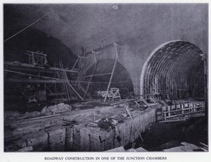 Tunnel de Mersey: Construction de la Chaussée dans une des Chambres de Jonction - English Photographer