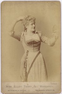 Miss Ellen Terry en Margaret - English Photographer