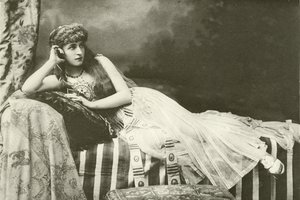 Miss Langtry en Cléopâtre (gravure) - English Photographer