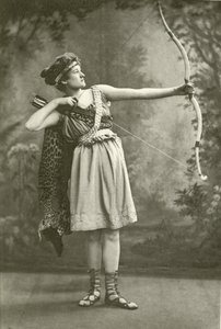 Mlle Marion Grey en Hippolyta (gravure) - English Photographer