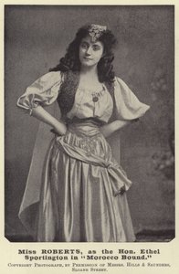 Mlle Roberts, en Hon Ethel Sportington dans Morocco Bound - English Photographer