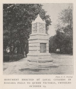 Monument érigé par des citoyens loyaux à Niagara Falls à la reine Victoria, dévoilé le 19 octobre - English Photographer