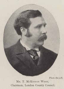 M. T McKinnon Wood, président, Conseil du comté de Londres