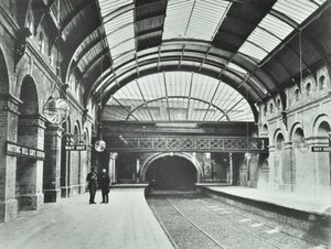 Gare souterraine de Notting Hill Gate : vue des quais et des voies, 1868 - English Photographer