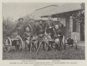 Officiers de la force de protection de la côte du Niger au quartier général, Old Calabar - English Photographer