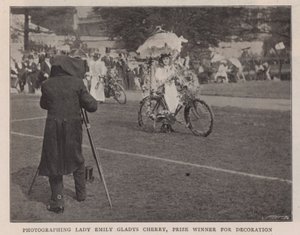 Photographier Lady Emily Gladys Cherry, lauréate pour la décoration - English Photographer