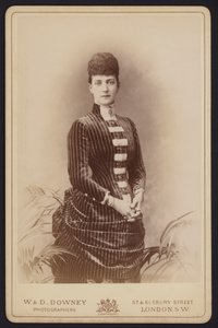 Portrait, Alexandra de Danemark, mariée au Prince Albert Edward, plus tard roi Édouard VII - English Photographer