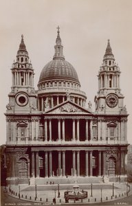 Carte postale de la façade ouest de la cathédrale Saint-Paul - English Photographer