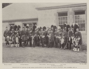 Présentation des couleurs aux Gordon Highlanders par le prince de Galles à Braikley, près de Balmoral, le 18 septembre - English Photographer