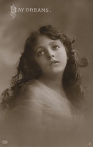 Jolie fille, rêvassant - English Photographer