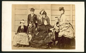 Reine Victoria et membres de sa famille - English Photographer