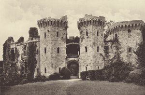 Château de Raglan, Porte principale (photo n/b) - English Photographer