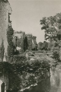 Château de Raglan, depuis le fossé - English Photographer