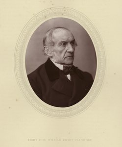 Le Très Hon. William Ewart Gladstone - English Photographer