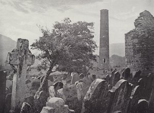 Tour ronde, croix et cuisine de Saint-Kevin, Glendalough