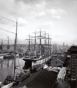 Salthouse Dock, Liverpool - English Photographer