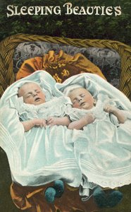 Beautés endormies, deux bébés endormis - English Photographer